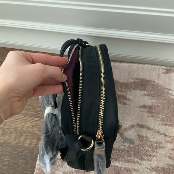 SONDRA ROBERTS SQUARED Nylon Black Double Zipper Crossbody Purse Bag BRAND NEW - Picture 6 of 13